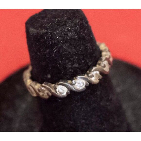 Size 5, Vintage Wavy Rhinestones Sterling Silver Ring - F39 - Picture 1 of 3